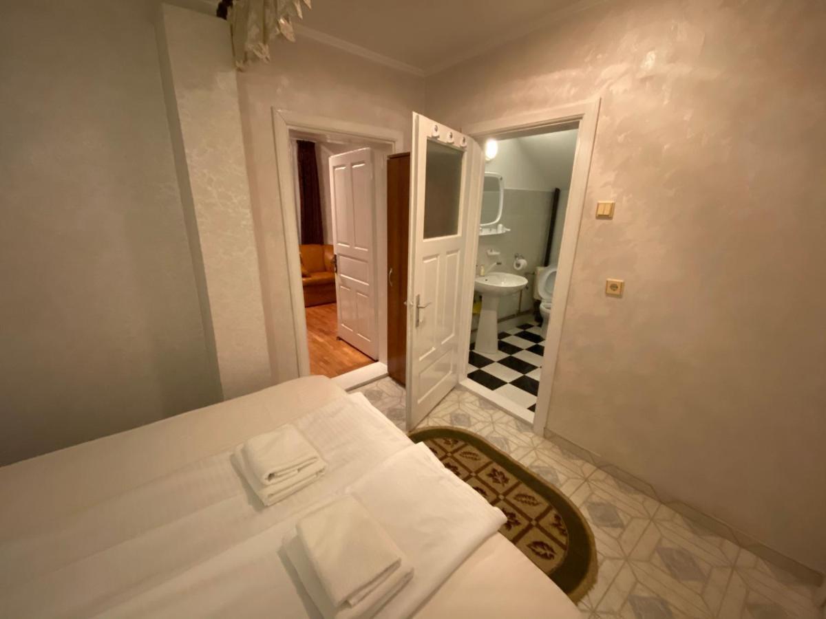 Apartament Mansarda Appartamento Curtea de Argeş Esterno foto
