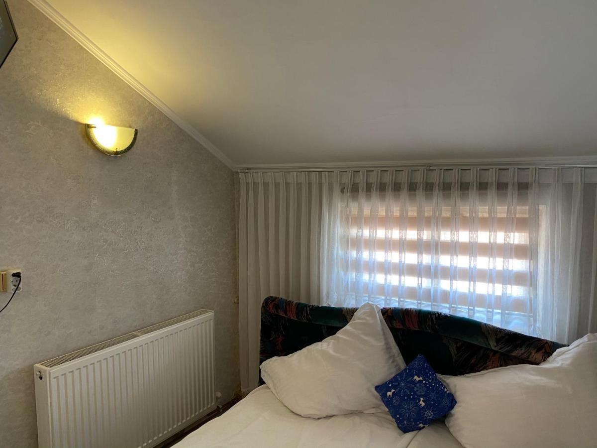 Apartament Mansarda Appartamento Curtea de Argeş Esterno foto
