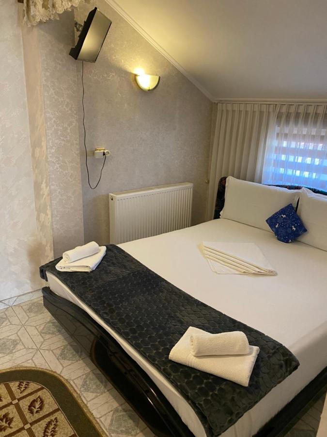 Apartament Mansarda Appartamento Curtea de Argeş Esterno foto