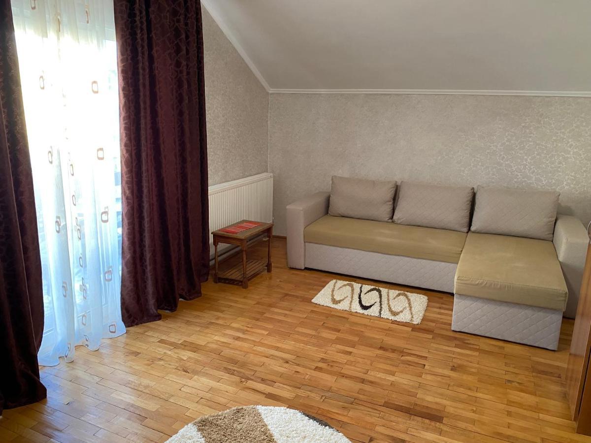 Apartament Mansarda Appartamento Curtea de Argeş Esterno foto